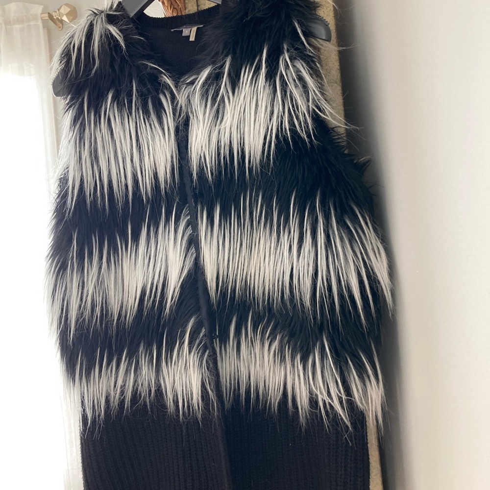 Vince Cameron Faux fur vest